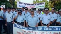 Grecia - Ad Atene la protesta di poliziotti, vigili del fuoco e agenti