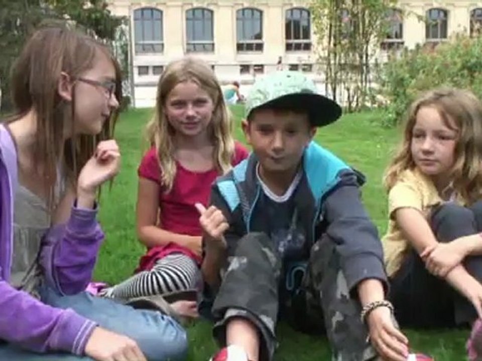 Les Enfants racontent leurs 1ères vacances familiales à Paris