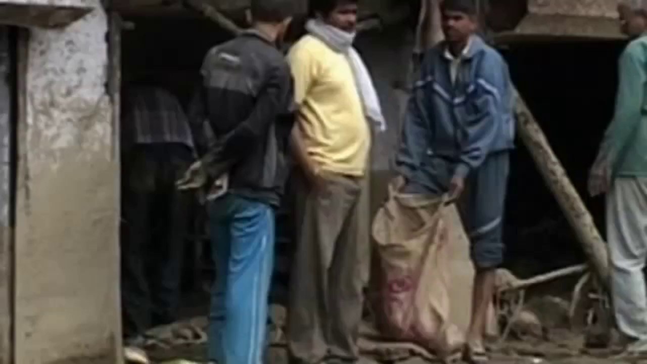 India - Sotto il fango anche una vittima italiana