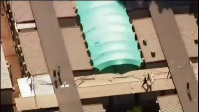 Australia - Detenuti sul tetto della prigione di Darwin