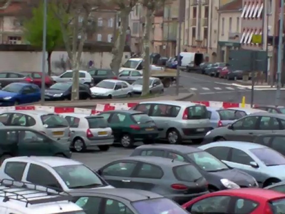 PARKING DU LUDE (Albi - 81) : Vidéo-gag de Maire-Nature...