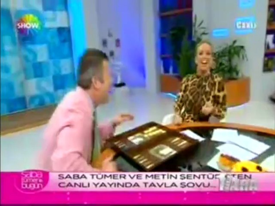 Saba Tümer Metin Şentürk'ü Mars Etti