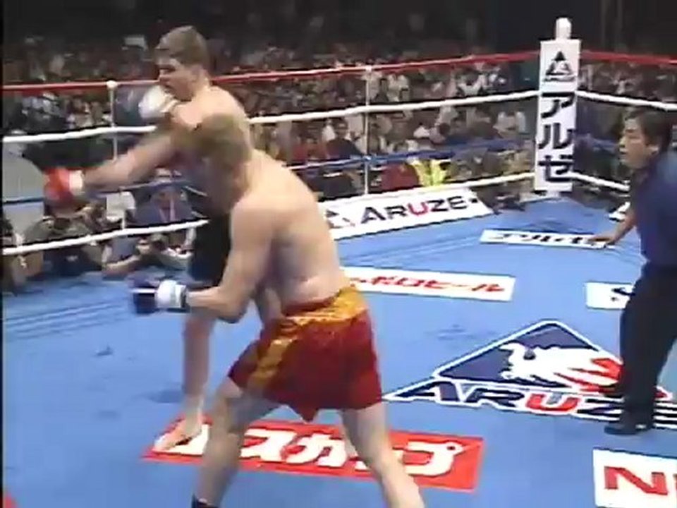 Alexey Ignashov vs Andrew Thomson - K-1 World GP 2001 Nagoya