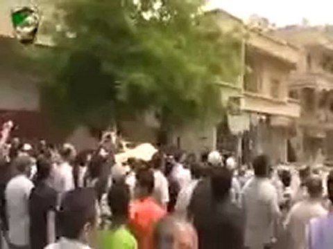 فري برس ريف دمشق قطنا لحظة خروج الشهيد أبو أيمن من منزله1 5 2012 Damascus