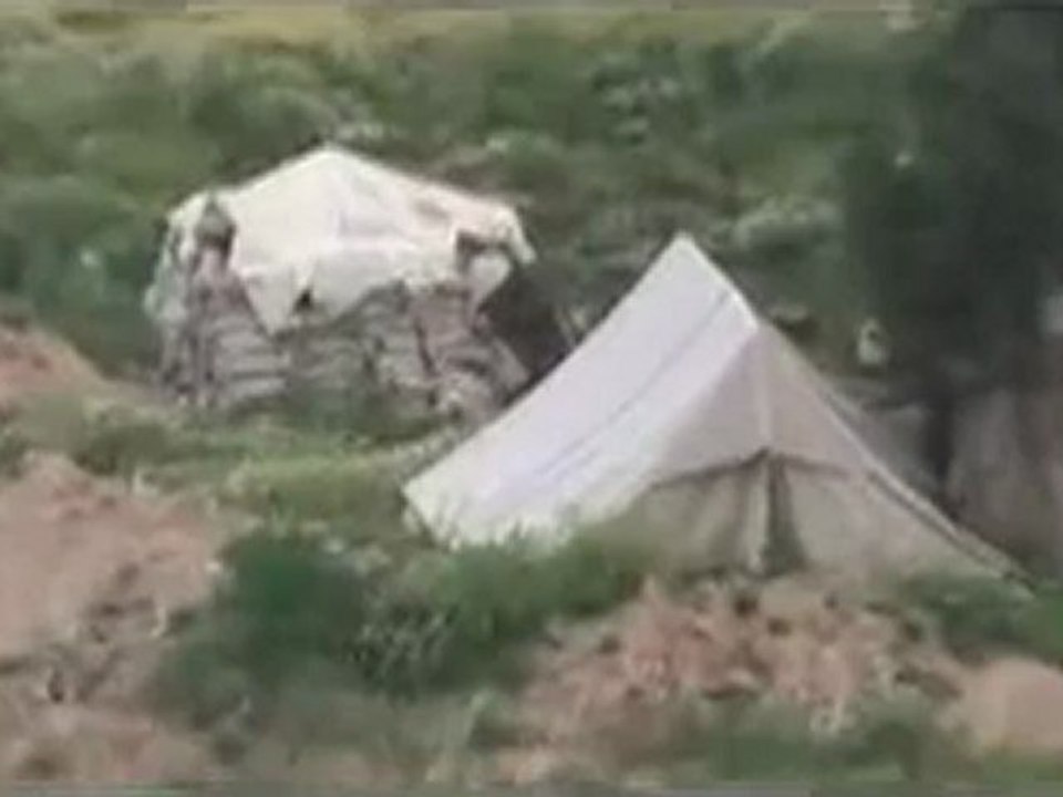 فري برس حمص باب السباع القلعة انتشار الحواجز والقناصات حول الحي  والشبيحة تحتل المنازل والحي كالاشباح 1 5 2012 Homs