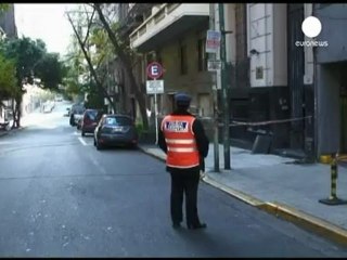 Una bomba artesanal estalla frente a la sede de la UE en...