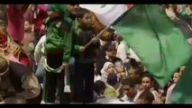 Libia - I fedeli di Gheddafi festeggiano per le piazze di Tripoli