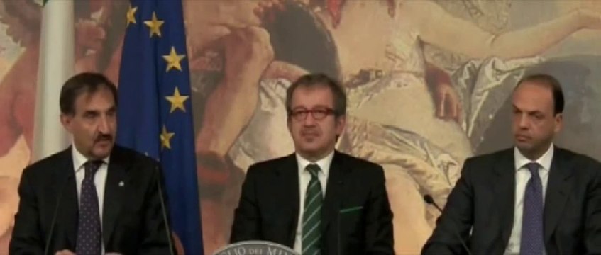 La Russa - Libia, il comando dell'operazione venga affidato alla Nato