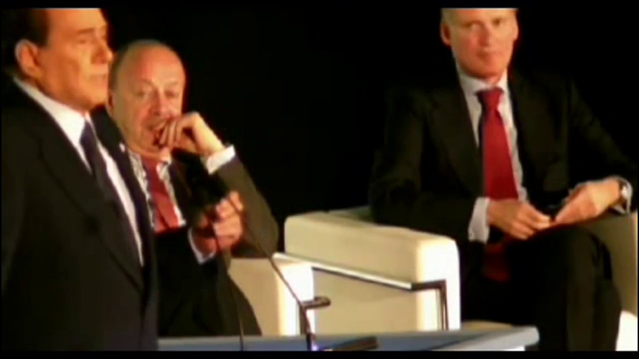 Berlusconi - Dalla platea: Silvio Santo Subito