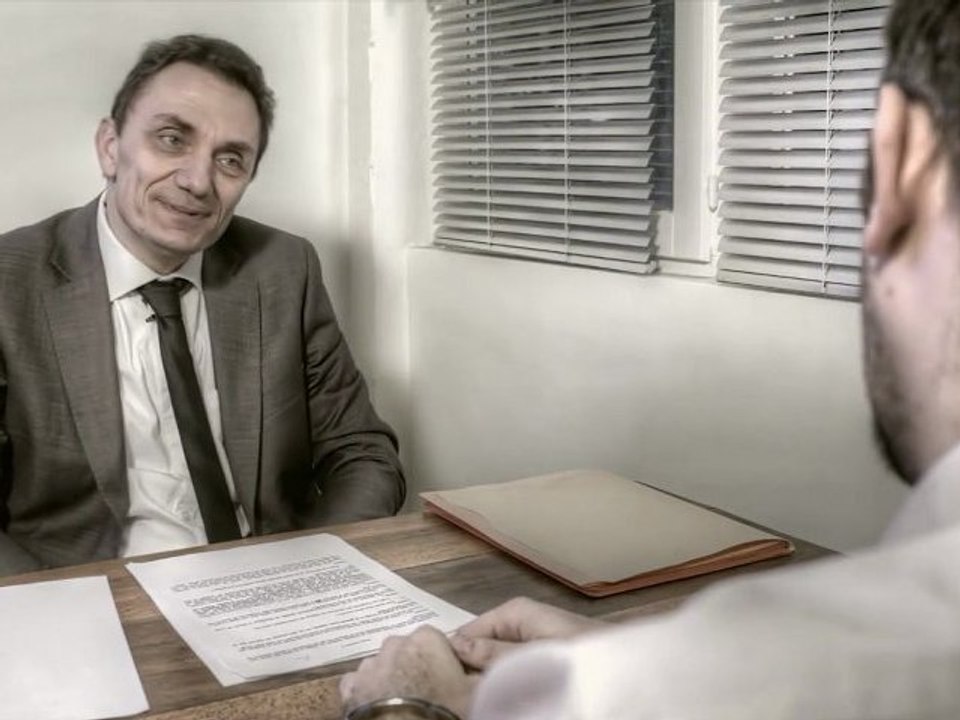 Entretien d'embauche piégé... court métrage starring Fitch Zardû & Patrick Bordes