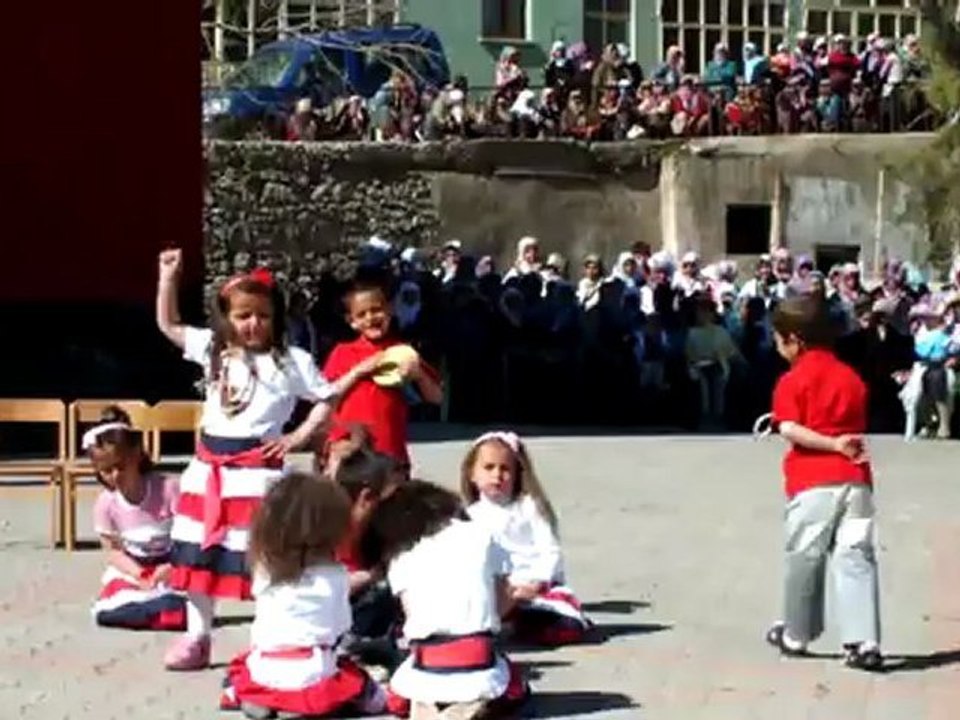 DEDEMLİ İÖO ANASINIFI 23 NİSAN GÖSTERİSİ