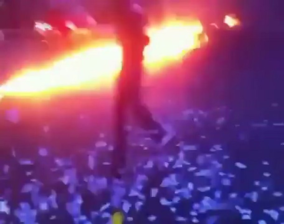 فري برس  دمشق مظاهرة شارع الثورة إغلاق الطريق وإطلاق النارعليها25 4 2012 Damascus