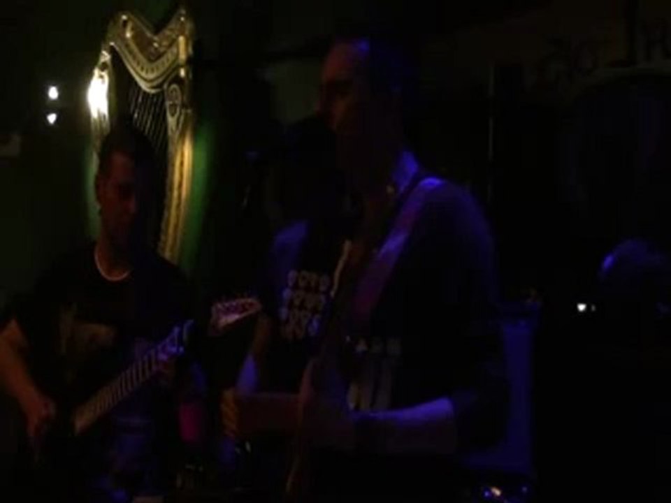 While my guitar gently weeps (Beatles)
