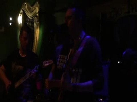 While my guitar gently weeps (Beatles)