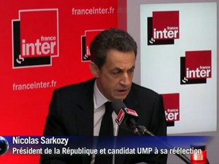 Sarkozy qualifie de "stupidité" l'Humanité le comparant à Pétain