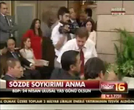Sırrı Süreyya ile Gazeteci Arasında Ermeni 'Soykırımı' Tartışması
