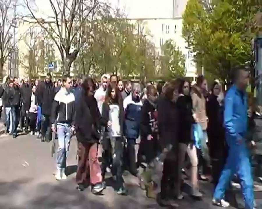 Beauvais : marche d'hommage aux victimes de l'accident av. Kennedy