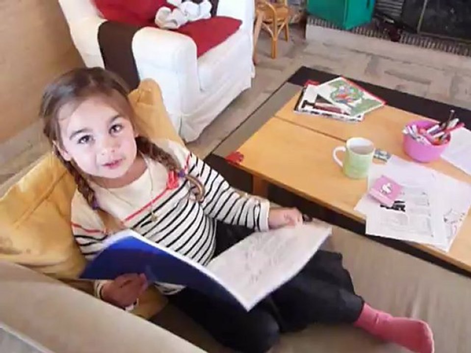 Avril 2012 Louise chansons petite section