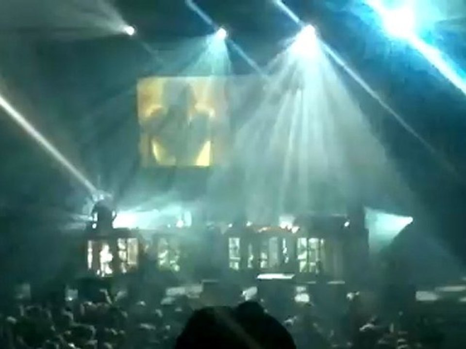 chinese man - racing with the sun (live au paradis artificiel avril 2012 à lille)