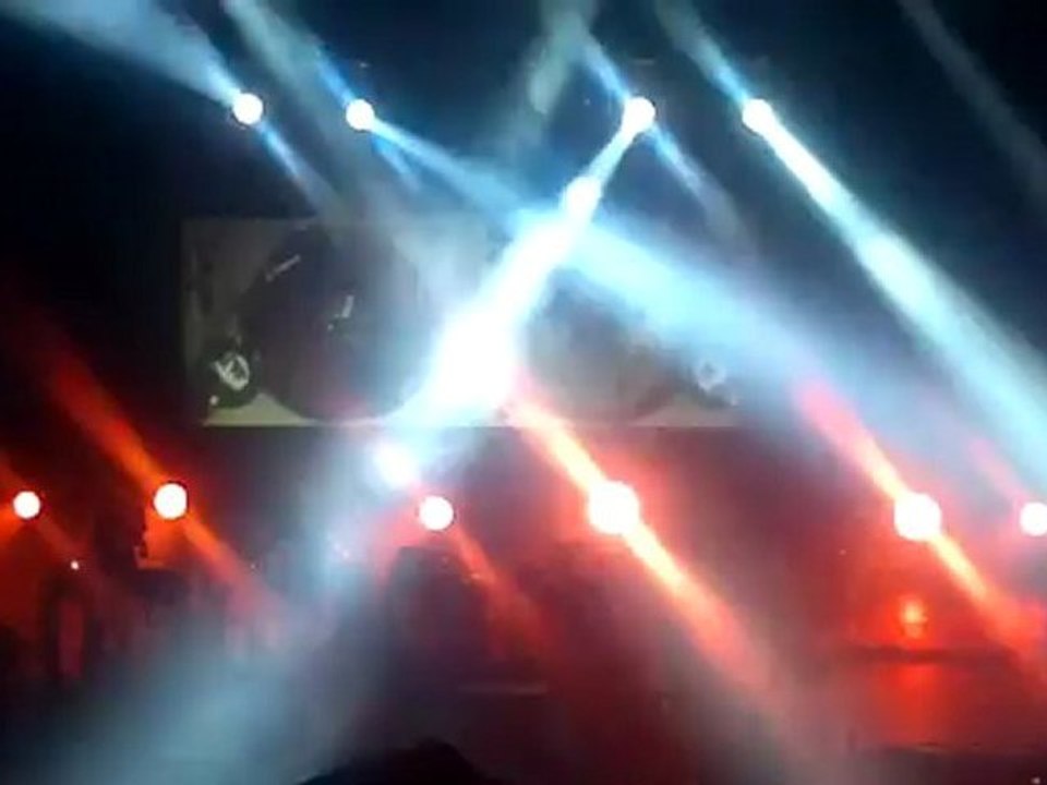 Chinese man - get up (live paradis artificiel avril 2012 à lille)