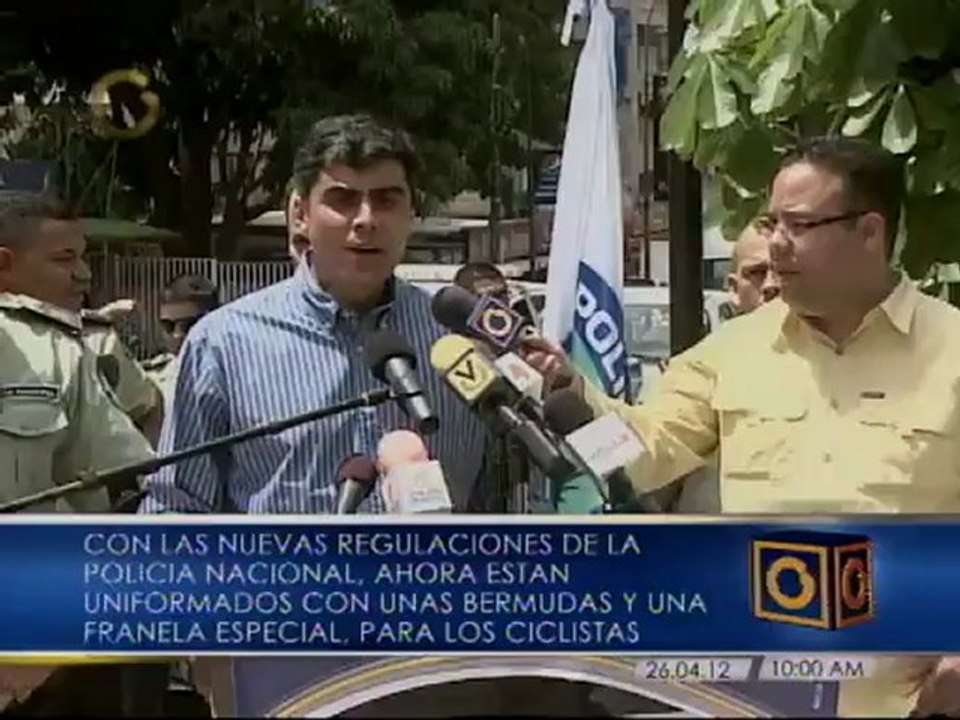 Alcalde Graterón entregó los nuevos uniformes de la Policía de Chacao