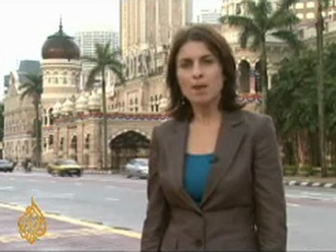 Sailors return to Malaysia after Somali pirates free them - 4 Oct 08