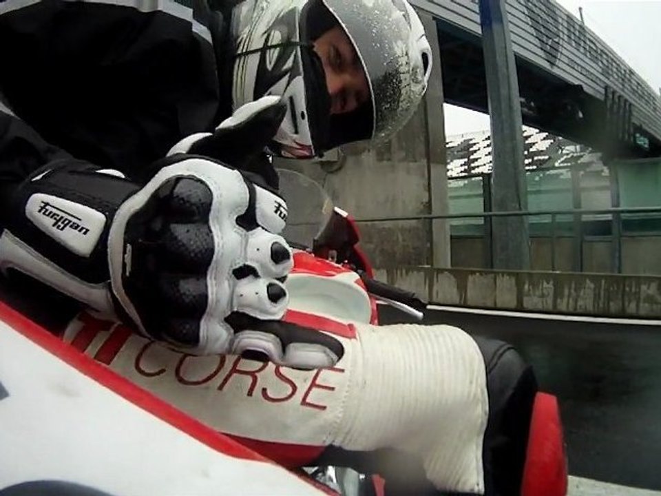 MAGNY COURS EN RSV 1000