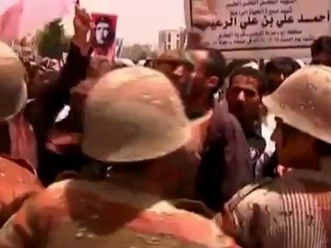 Yemenis demand all vestiges of Saleh removed