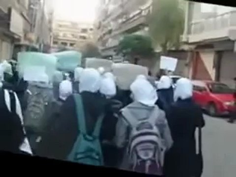فري برس ريف دمشق داريا مظاهرة طلابية 26 4 2012 ج2 Damascus