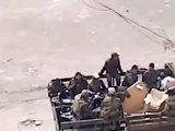 فري برس مقطع مصور بعد اقتحام وادي الجوز في مدينة حماه يظهر سيارات الجيش الخائن و هي محملة بالمسروقات من منازل الاهالي Hama