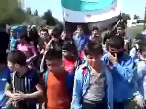 فري برس اللاذقية الحفة دفيل مظاهرة طلابية رائعة 26 4 2012 Latakia