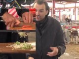 Le chef Cyril Lignac au marché aux veaux de Château-Gontier Bazouges