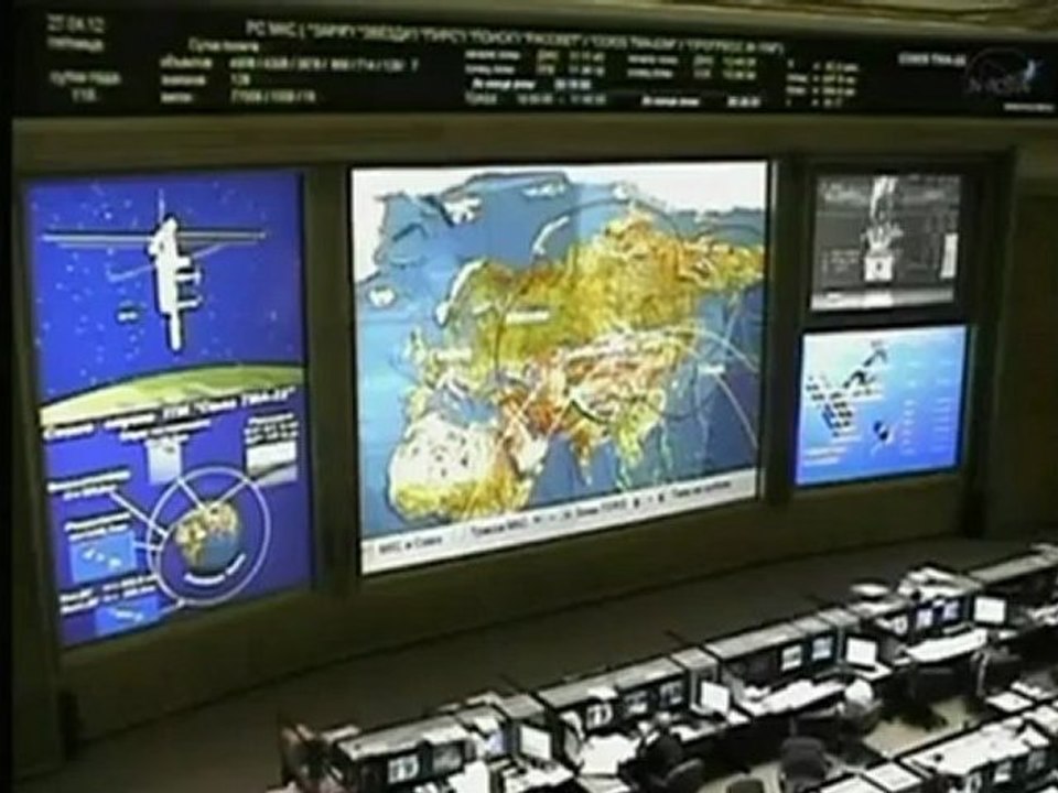 Astronauts leave space station