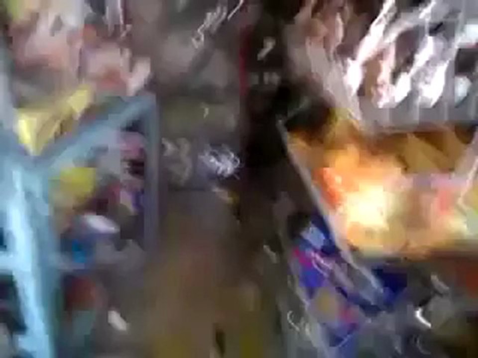 فري برس ريف دمشق دوما مشهد من المحل المسروق  في حي الحميرة  دوما   27 42 2012 Damascus