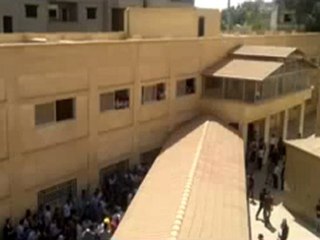 فري برس مظاهرة كلية الهندسة البتروكيميائية  ديرالزور 26 4 2012 DeerALzoor