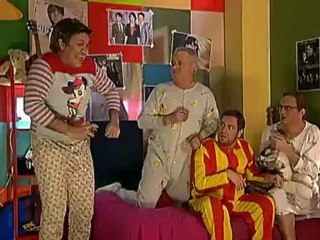 TV3 - Polònia - Festa de pijames de l'oposició