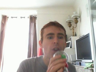 Wiwi égratigne "full time job" de Manceau