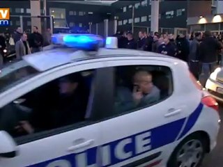 Portrait du policier qui s’immisce dans la campagne