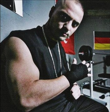 Alpa Gun feat. Fler - sind wir nicht alle ein bisschen...