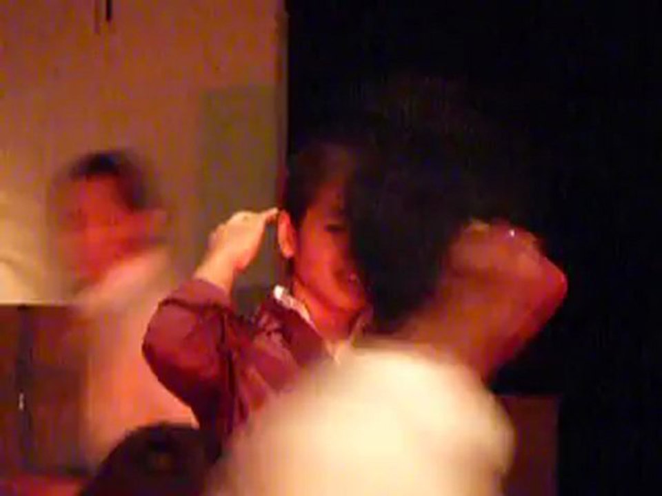 Cambodge Battanbang école du cirque Phare Ponleu Selpak, troupe ROUGE