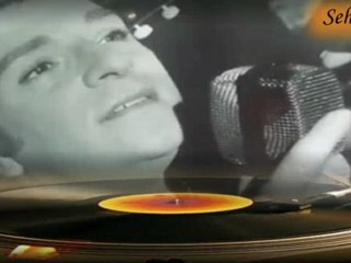 Zeki Müren  ♪♪♪  Ne Sevincin Ömrü Varmış