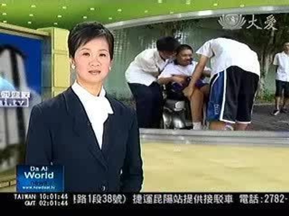 腦麻生求學 同學擔任守護天使