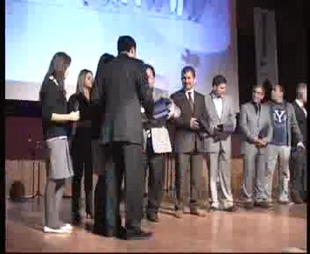 YILDIRIM KOLEJİ ŞAMPİYONLARI ÖDÜLLENDİRDİ