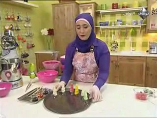 منال العالم أقماع ملونة