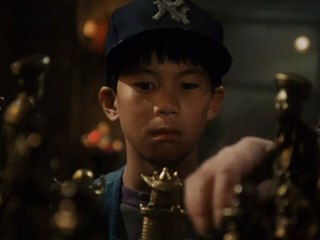 Gremlins: A Man Buys A Mogwai