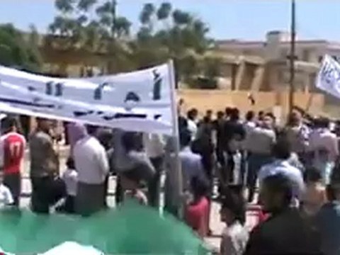 فري برس ريف حلب الجينة جمعة اتى امر الله فلاتستعجلوه مظاهرة هتفت بالحرية وطالبت باسقاط البطة 27 4 2012