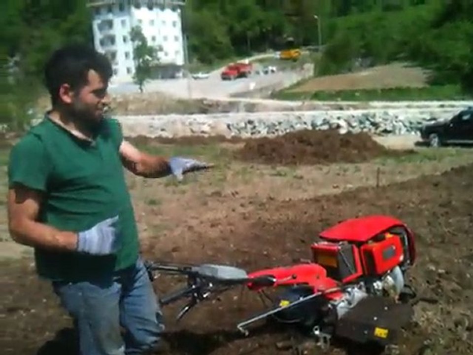 Tarlayı motorla bellerken ki halim :) motorla tarla nasıl bellenir ?