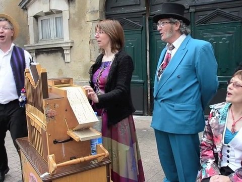 MONTCENIS : Orgues de barbarie en Festival