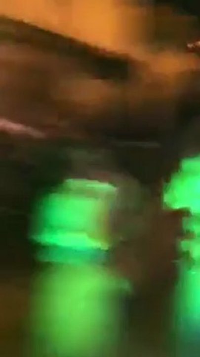 technique de drague chez les vieux a la sortie de boite de nuit ( vidéo de 2009 )