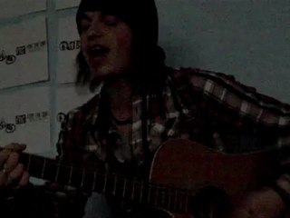 Pierre-Jean (OmEgA) -Our broken times- Showcase acoustic à Lyon le 21/04/12